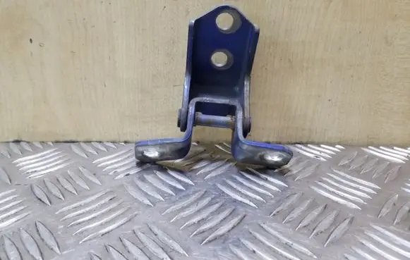 Mazda 3 I Front door lower hinge 