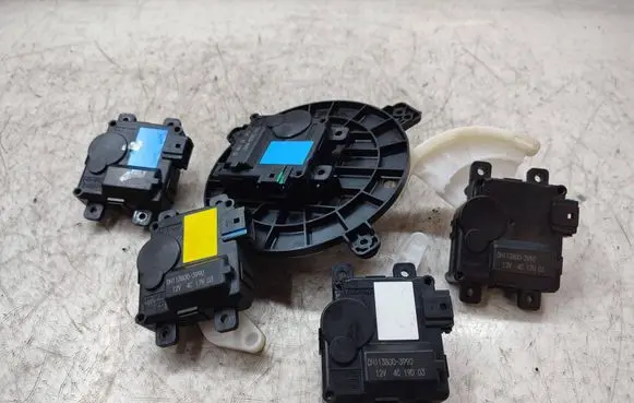 KIA Optima Air flap motor/actuator DH1138003990