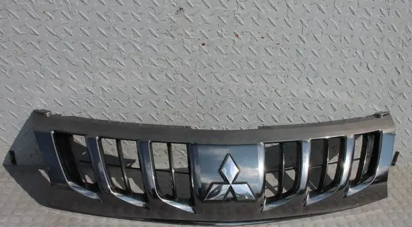 Mitsubishi L200 Front bumper upper radiator grill MITSUBISHI7450A952 7450A952 7450A953