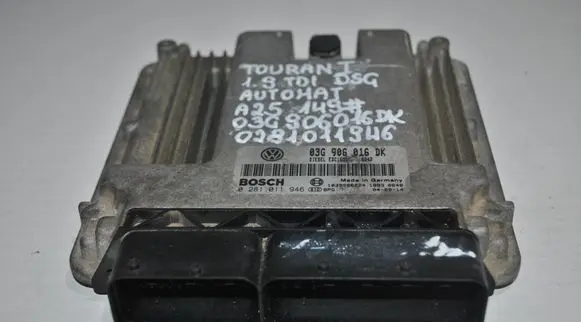 Volkswagen Touran I Engine control unit/module 03G906016DK 0281011946 1039S06224