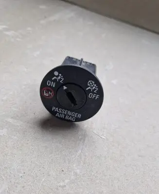 Opel Meriva B Passenger airbag on/off switch 13577258