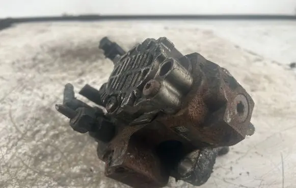 Opel Vivaro Fuel injection high pressure pump 0445010033 8200586851 8200041766
