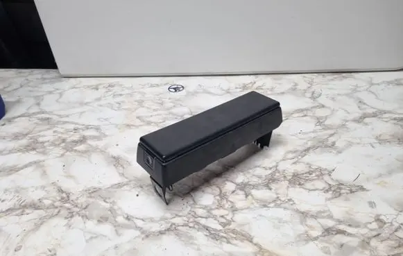 BMW 5 E34 Glove box central console 13903669
