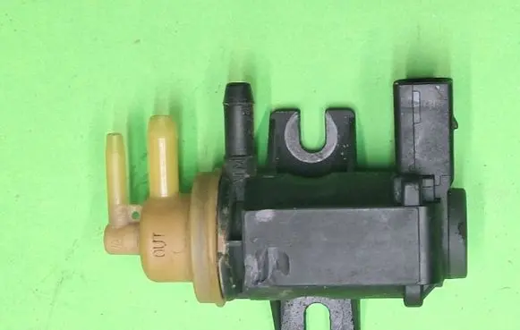 Volkswagen Caddy Turbo solenoid valve 4011464a 10532 4011464A