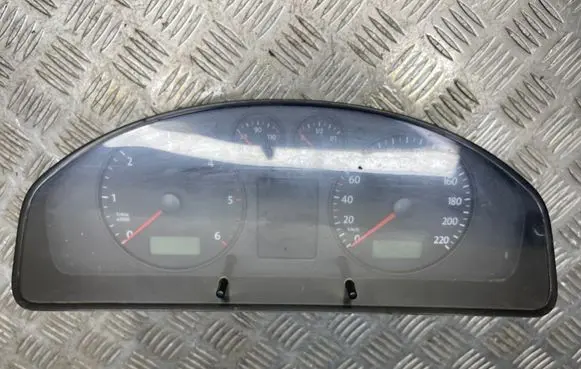 Speedometer (instrument cluster)