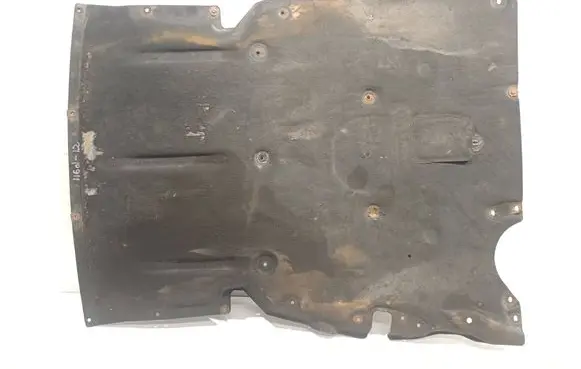 BMW 1 F20 F21 Engine splash shield/under tray 7241814