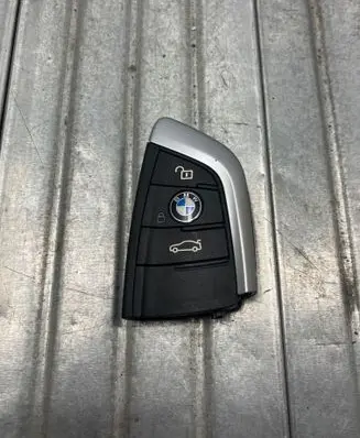 BMW 2 F45 Ignition key/card 6805990 5FA01192533 2013DJ5983