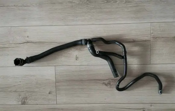 Audi Q2 - Engine coolant pipe/hose 5Q0122101HG