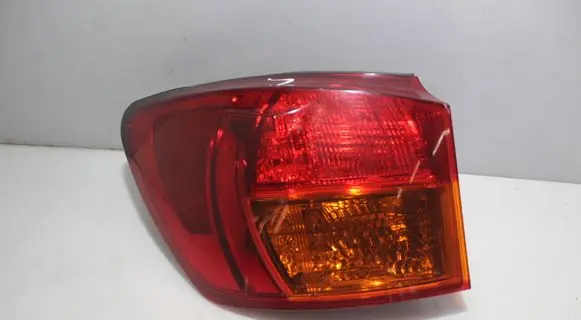 Lexus IS 220D-250-350 Rear/tail lights