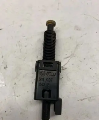 Audi A6 S6 C4 4A Brake pedal sensor switch 911907343B