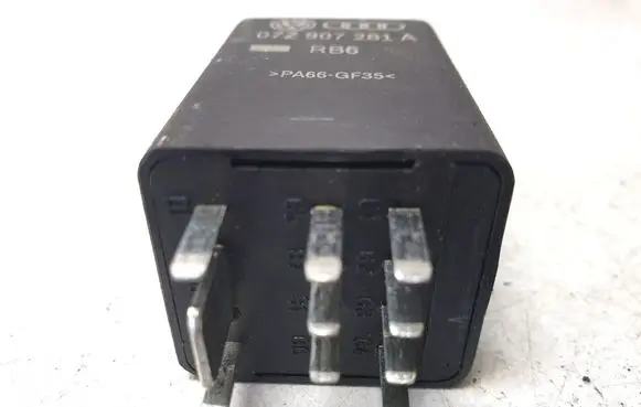 Volkswagen Transporter - Caravelle T5 Glow plug pre-heat relay 0281003031