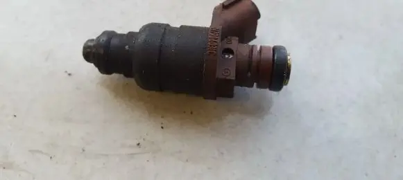 Skoda Fabia Mk1 (6Y) Fuel injector 047906031C 5WS02620
