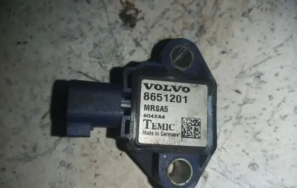 Volvo C30 Airbag deployment crash/impact sensor 30737140
