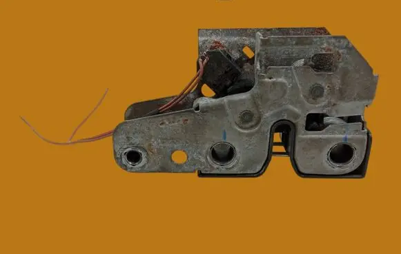 Volkswagen Transporter - Caravelle T5 Engine bonnet/hood lock/catch 7E0823509F