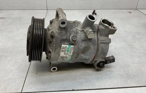 Volkswagen Scirocco Air conditioning (A/C) compressor (pump) 5K0820803