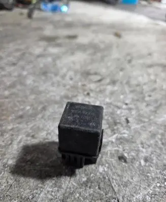 Volvo S40, V40 Other relay V23134B52X240 MB953381
