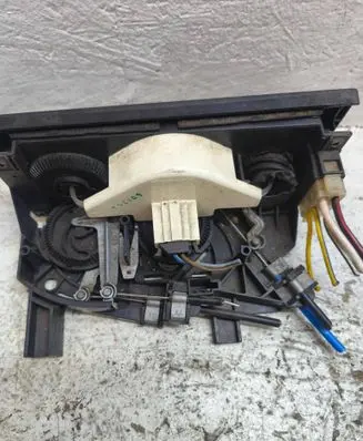 Volkswagen Golf III Climate control unit 1H0819045C 1H0820045C 1H0819045