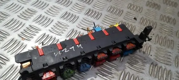 Mercedes-Benz C W202 Fuse box set 2025450801