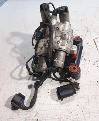 BMW 7 F01 F02 F03 F04 Air suspension compressor 9178791 10641610 51212805