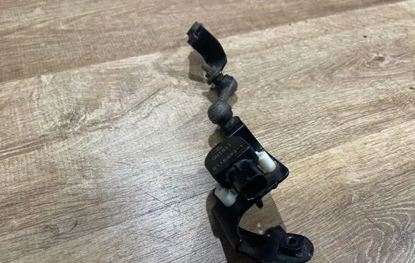 Lexus RX 300 Rear door lock 0H1811 B1152321