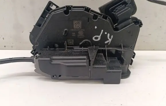 Volkswagen Taigo Front door lock 5TC837015D