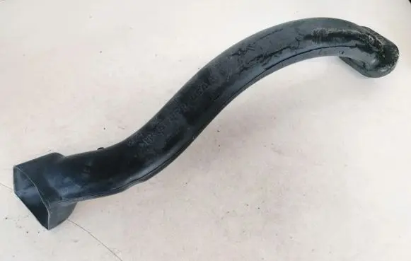 Mercedes-Benz R W251 Engine coolant pipe/hose 2518320090