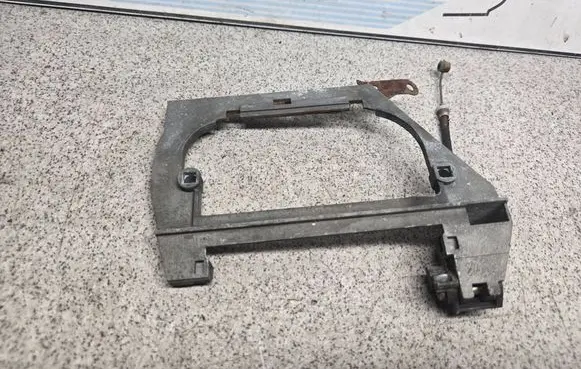 BMW 7 E38 Rear door exterior handle/bracket 51228245346