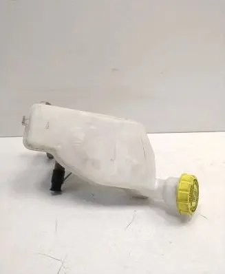 Peugeot 208 Master brake cylinder 32069745