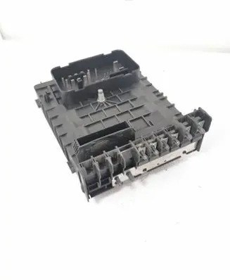 Volkswagen Golf V Fuse module 1K0937125