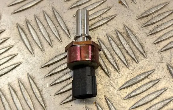 Fuel pressure sensor