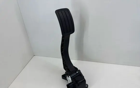 Opel Combo E Accelerator throttle pedal 86ET63