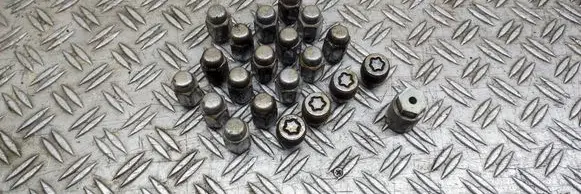 Nissan 350Z Nuts/bolts 