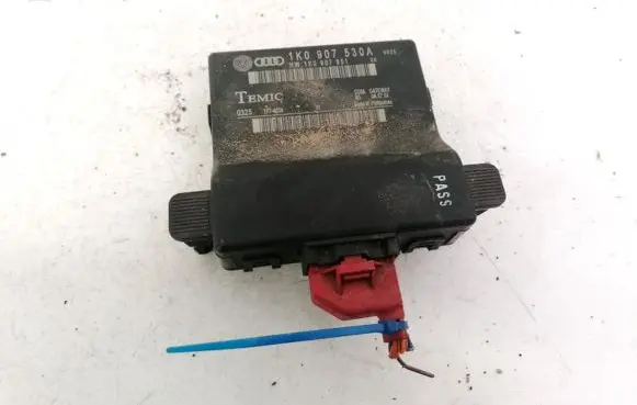 Volkswagen Touran I Door control unit/module 1K0907530A 1K0907951