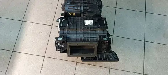 Dacia Sandero II Interior heater climate box assembly 272706218R 200301184 5W1600000