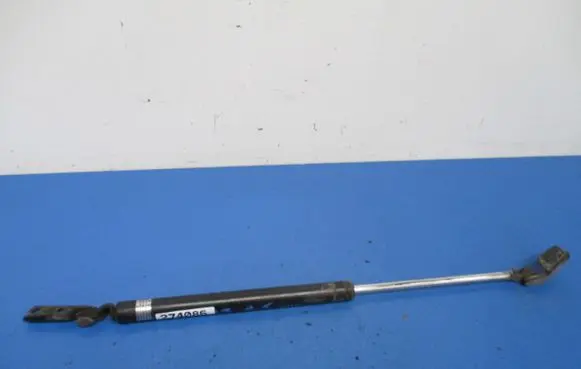Mitsubishi Space Wagon Shock absorber/damper mounting bracket 