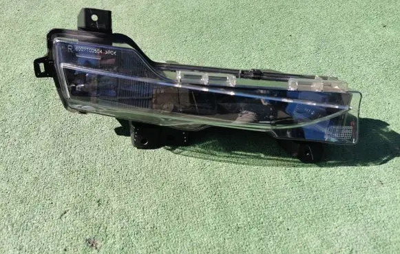 Tesla Model 3 LED Daytime headlight 1077396-00-C