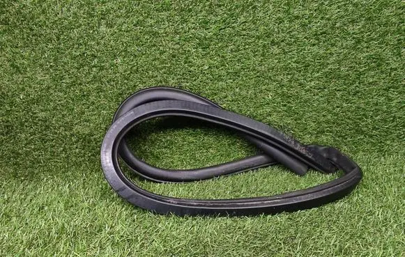 Bentley Continental Front door rubber seal 3W8867337C