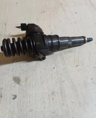Fuel injector