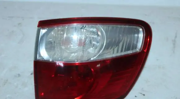 Toyota Avensis T270 Rear/tail lights