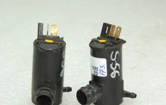 Suzuki Jimny Windscreen/windshield washer pump 3841066113 0602101480