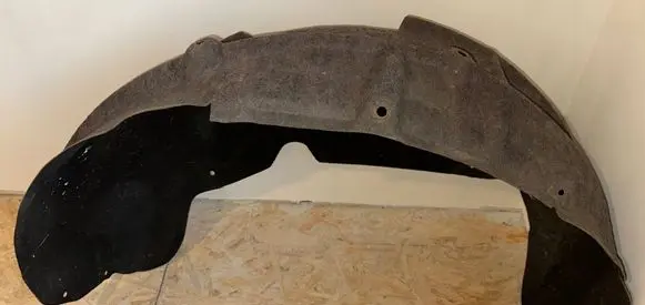 Rear arch fender liner splash guards