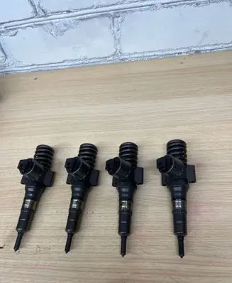 Audi A6 S6 C6 4F Fuel injector 0414720404 03g130D73G