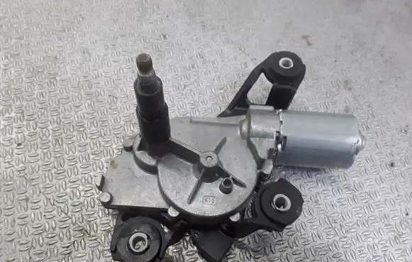 Renault Megane II Wiper motor 8200080900 0390201577