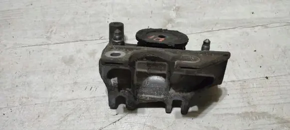 Gearbox mounting bracket