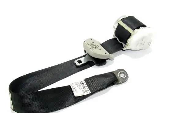 Toyota Corolla Verso E121 Rear seatbelt 7L1540