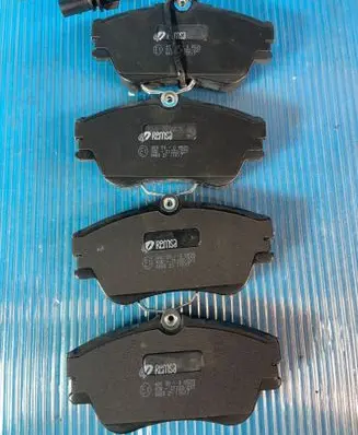 Volkswagen Transporter - Caravelle T4 Brake pads (front) 