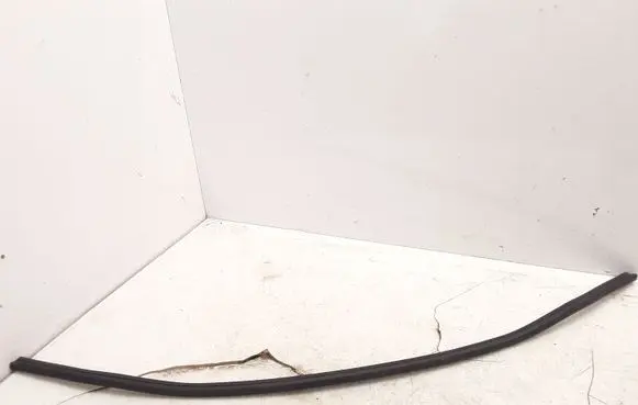 BMW 1 E81 E87 Engine compartment rubber 