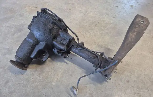 Mitsubishi Pajero Sport I Front differential MR296505 4.900