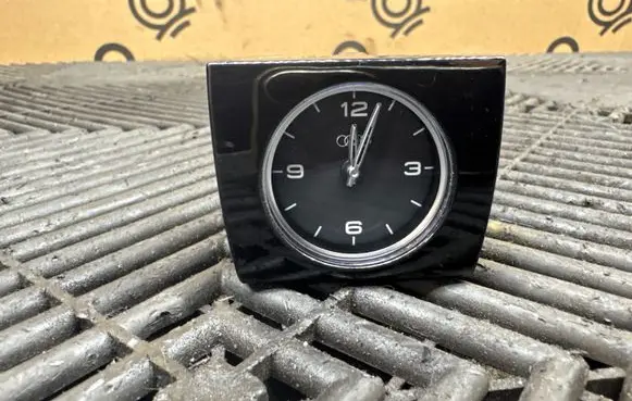 Audi A8 S8 D4 4H Clock 4H0919204M H05022501S 93011355010