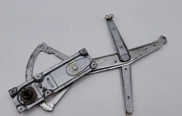 Opel Corsa B Front door manual window regulator 90388862